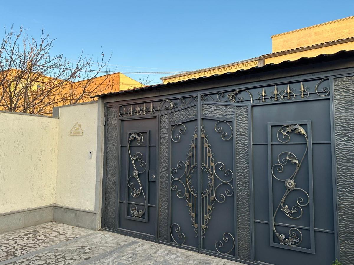 Bed and Breakfast Our House Vagharshapat Экстерьер фото