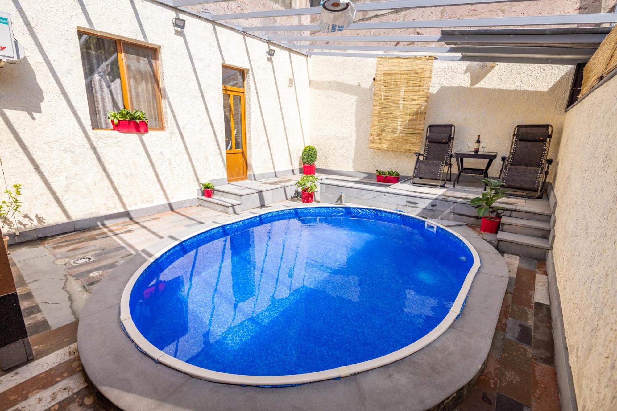 Bed and Breakfast Our House Vagharshapat Экстерьер фото